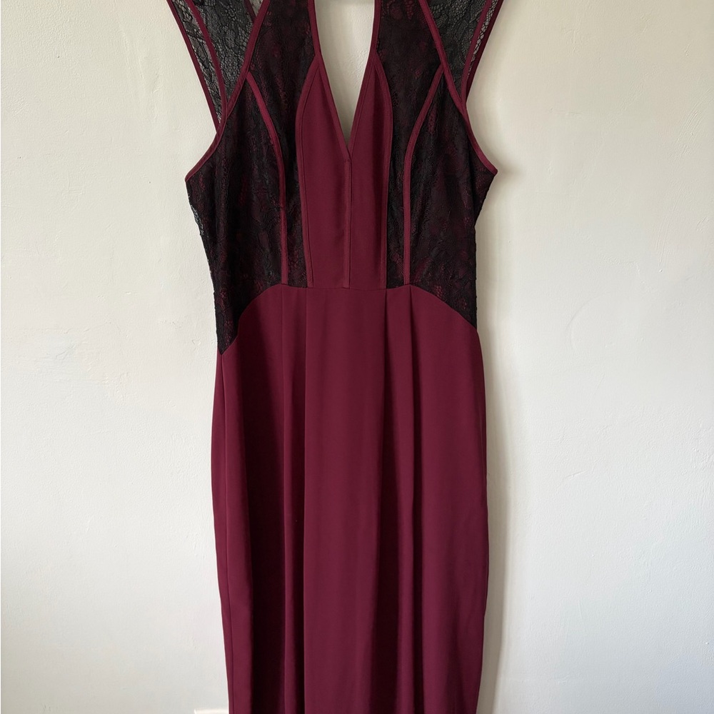 BCBGeneration Sleeveless V‑Neck Lace Burgundy Dress